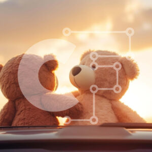 Intra Συλλεκτικό Ξύλινο Παζλ Plywood  4mm - Teddy Bears αγκαλιάζονται στη στέγη αυτοκινήτου στο ηλιοβασίλεμα Σε Ξύλινο Κουτί - Διαστάσεις Puzzle: 10x10 cm – 25 κομμάτια