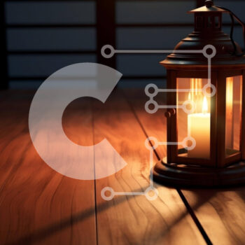 Intra Συλλεκτικό Ξύλινο Παζλ Plywood  4mm - Παλιομοδίτικο φανάρι με ένα αναμμένο κερί σε ένα ξύλινο τραπέζι Σε Ξύλινο Κουτί - Διαστάσεις Puzzle: 10x10 cm – 25 κομμάτια - Image 1