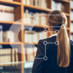 Intra Συλλεκτικό Ξύλινο Παζλ Plywood  4mm - Γυναίκα στη βιβλιοθήκη με ράφια Σε Ξύλινο Κουτί - Διαστάσεις Puzzle: 10x10 cm – 25 κομμάτια