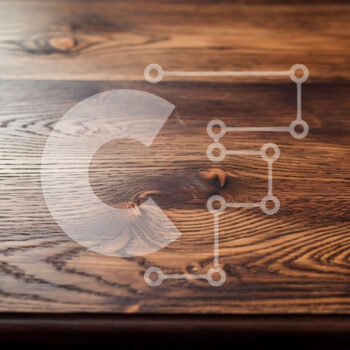 Intra Συλλεκτικό Ξύλινο Παζλ Plywood  4mm - Όμορφη κινηματογράφηση σε πρώτο πλάνο ενός σκούρου ξύλινου τραπεζιού Σε Ξύλινο Κουτί - Διαστάσεις Puzzle: 10x10 cm – 25 κομμάτια - Image 1