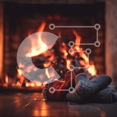 Intra Συλλεκτικό Ξύλινο Παζλ Plywood  4mm - Κόκκινες κάλτσες μπροστά από το τζάκι Σε Ξύλινο Κουτί - Διαστάσεις Puzzle: 10x10 cm – 25 κομμάτια - Image 1