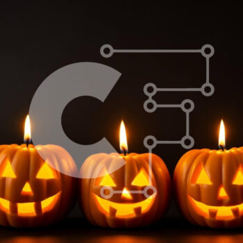 Intra Συλλεκτικό Ξύλινο Παζλ Plywood  4mm - Αναμμένα κεριά Jack-o-Lantern σε μαύρο φόντο Σε Ξύλινο Κουτί - Διαστάσεις: 10x10 cm – 25 κομμάτια - Image 1