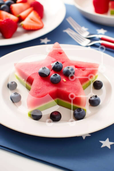 Intra Συλλεκτικό Ξύλινο Παζλ Plywood  4mm - Πατριωτικό πιάτο καρπούζι 4ης Ιουλίου Σε Ξύλινο Κουτί - Διαστάσεις: 10x10 cm – 25 κομμάτια