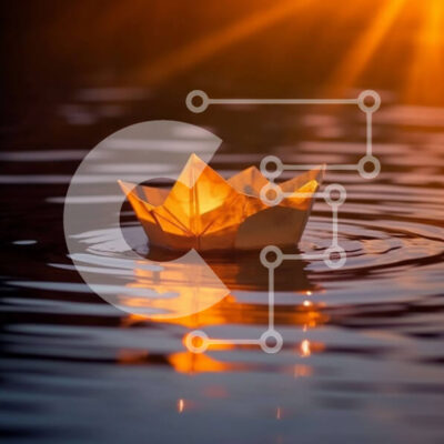 Intra Συλλεκτικό Ξύλινο Παζλ Plywood  4mm - Εκπληκτική εικόνα του χάρτινου σκάφους Origami στο νερό στο ηλιοβασίλεμα Σε Ξύλινο Κουτί - Διαστάσεις: 10x10 cm – 25 κομμάτια - Image 1