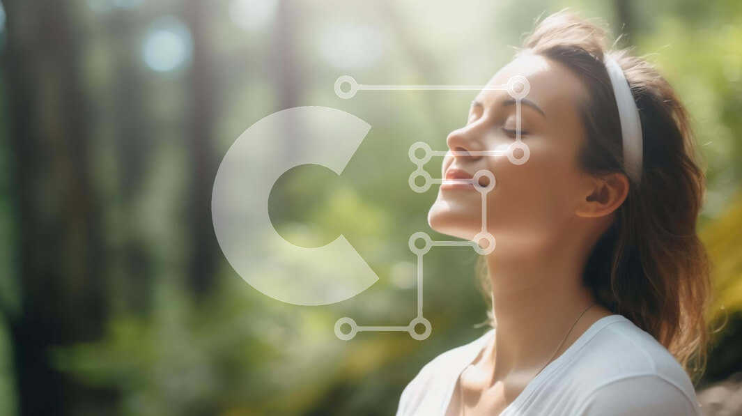 Intra Συλλεκτικό Ξύλινο Παζλ Plywood  4mm - Γυναίκα που διαλογίζεται στο δάσος Σε Ξύλινο Κουτί - Διαστάσεις Puzzle: 10x10 cm – 25 κομμάτια