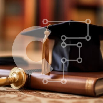 Intra Συλλεκτικό Ξύλινο Παζλ Plywood  4mm - Καπάκι και δίπλωμα αποφοίτησης στον ξύλινο πίνακα - Φωτογραφία Αρχείου Εκπαίδευσης Σε Ξύλινο Κουτί - Διαστάσεις Puzzle: 10x10 cm – 25 κομμάτια - Image 1