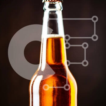 Intra Συλλεκτικό Ξύλινο Παζλ Plywood  4mm - Άδειο μπουκάλι μπύρας σε σκούρο φόντο Σε Ξύλινο Κουτί - Διαστάσεις: 10x10 cm – 25 κομμάτια - Image 1