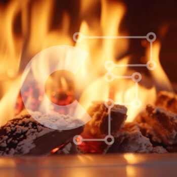 Intra Συλλεκτικό Ξύλινο Παζλ Plywood  4mm - Κοντινή όψη ενός τζακιού με φλόγες και ξύλινους κορμούς Σε Ξύλινο Κουτί - Διαστάσεις Puzzle: 10x10 cm – 25 κομμάτια - Image 1