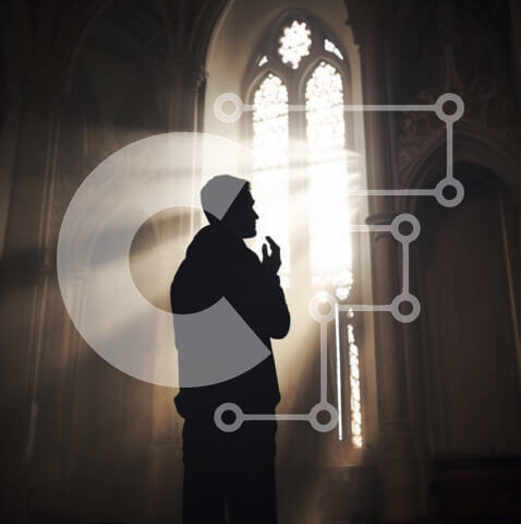 Intra Συλλεκτικό Ξύλινο Παζλ Plywood  4mm - Σκιαγραφημένος άνδρας που προσεύχεται στην περίτεχνα διακοσμημένη εκκλησία Σε Ξύλινο Κουτί - Διαστάσεις Puzzle: 10x10 cm – 25 κομμάτια - Image 1