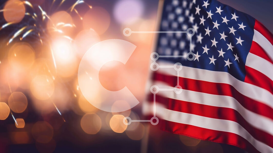 Intra Συλλεκτικό Ξύλινο Παζλ Plywood  4mm - Αμερικανική σημαία στις 4 Ιουλίου με πυροτεχνήματα Σε Ξύλινο Κουτί - Διαστάσεις: 10x10 cm – 25 κομμάτια