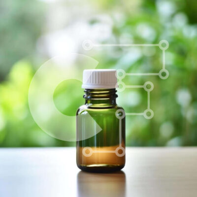 Intra Συλλεκτικό Ξύλινο Παζλ Plywood 4mm - Πράσινο μπουκάλι αιθέριο έλαιο σε ξύλινο τραπέζι Σε Ξύλινο Κουτί - Διαστάσεις: 10x10 cm – 25 κομμάτια - Image 1