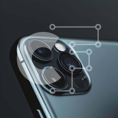 Intra Συλλεκτικό Ξύλινο Παζλ Plywood 4mm - Κοντινή όψη του iPhone 11 με φακούς διπλής κάμερας Σε Ξύλινο Κουτί - Διαστάσεις Puzzle: 10x10 cm – 25 κομμάτια - Image 1