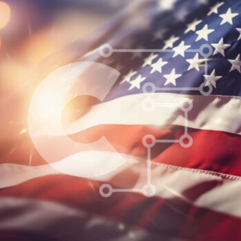 Intra Συλλεκτικό Ξύλινο Παζλ Plywood  4mm - Αμερικανική σημαία που κυματίζει με φωτεινή αντανάκλαση Σε Ξύλινο Κουτί - Διαστάσεις: 10x10 cm – 25 κομμάτια - Image 1