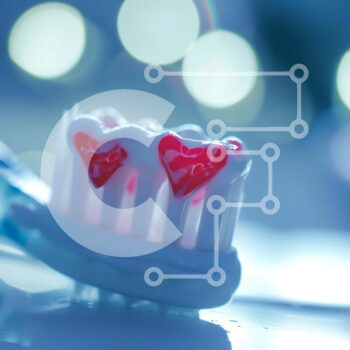 Intra Συλλεκτικό Ξύλινο Παζλ Plywood  4mm - Οδοντόβουρτσα με κόκκινες καρδιές ζωγραφισμένες πάνω της Σε Ξύλινο Κουτί - Διαστάσεις Puzzle: 10x10 cm – 25 κομμάτια - Image 1