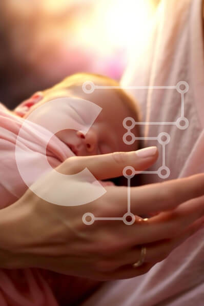 Intra Συλλεκτικό Ξύλινο Παζλ Plywood  4mm - Μητέρα που κρατά το νεογέννητο μωρό τυλιγμένο σε ροζ Σε Ξύλινο Κουτί - Διαστάσεις Puzzle: 10x10 cm – 25 κομμάτια