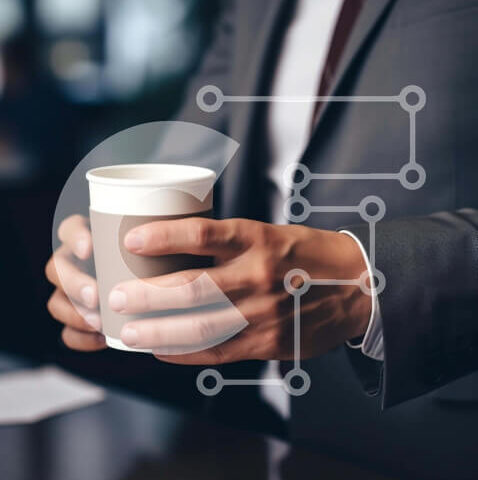 Intra Συλλεκτικό Ξύλινο Παζλ Plywood 4mm - Άτομο που κρατά ένα άδειο φλιτζάνι καφέ Σε Ξύλινο Κουτί - Διαστάσεις Puzzle: 10x10 cm – 25 κομμάτια - Image 1