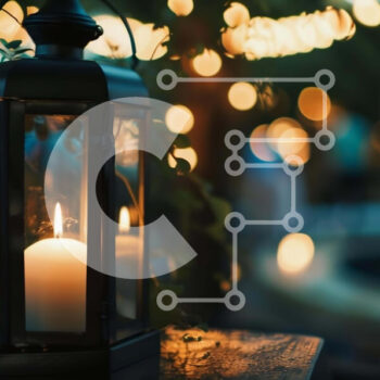 Intra Συλλεκτικό Ξύλινο Παζλ Plywood  4mm - Φανάρι στο φως των κεριών σε τραπέζι εξωτερικού χώρου με φώτα Σε Ξύλινο Κουτί - Διαστάσεις Puzzle: 10x10 cm – 25 κομμάτια - Image 1