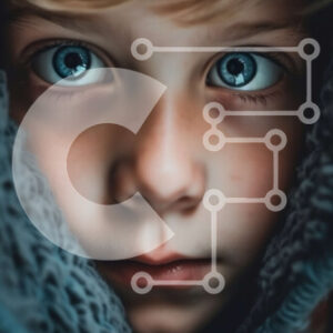 Intra Συλλεκτικό Ξύλινο Παζλ Plywood  4mm - Πορτρέτο ενός νεαρού αγοριού που φοράει κουκούλα και μπλε μάτια Σε Ξύλινο Κουτί - Διαστάσεις Puzzle: 10x10 cm – 25 κομμάτια