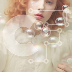 Intra Συλλεκτικό Ξύλινο Παζλ Plywood  4mm - Ονειρική εικόνα μιας γυναίκας με λευκό φόρεμα με κόκκινα μαλλιά που περιβάλλεται από φυσαλίδες Σε Ξύλινο Κουτί - Διαστάσεις Puzzle: 10x10 cm – 25 κομμάτια