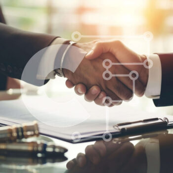 Intra Συλλεκτικό Ξύλινο Παζλ Plywood  4mm - Επιχειρηματίες που κάνουν χειραψία πάνω από μια σύμβαση Σε Ξύλινο Κουτί - Διαστάσεις Puzzle: 10x10 cm – 25 κομμάτια - Image 1