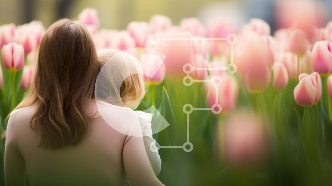 Intra Συλλεκτικό Ξύλινο Παζλ Plywood  4mm - Μητέρα και παιδί στο πεδίο των ροζ τουλίπες Σε Ξύλινο Κουτί - Διαστάσεις: 10x10 cm – 25 κομμάτια