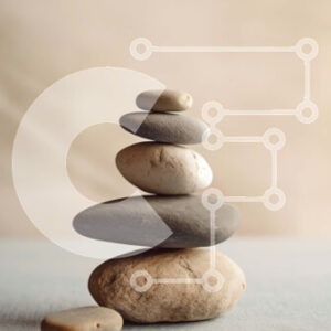 Intra Συλλεκτικό Ξύλινο Παζλ Plywood  4mm - Όμορφη εικόνα μιας στοίβας βράχων σε ένα τραπέζι σε εξωτερικούς χώρους Σε Ξύλινο Κουτί - Διαστάσεις Puzzle: 10x10 cm – 25 κομμάτια