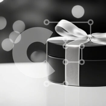 Intra Συλλεκτικό Ξύλινο Παζλ Plywood  4mm - Μαύρο και ασημί κουτί δώρου με κορδέλα στο τραπέζι Σε Ξύλινο Κουτί - Διαστάσεις Puzzle: 10x10 cm – 25 κομμάτια - Image 1