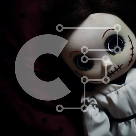 Intra Συλλεκτικό Ξύλινο Παζλ Plywood  4mm - Ανατριχιαστική κούκλα στο κρεβάτι Σε Ξύλινο Κουτί - Διαστάσεις Puzzle: 10x10 cm – 25 κομμάτια - Image 1