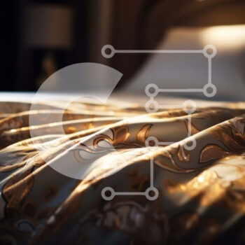 Intra Συλλεκτικό Ξύλινο Παζλ Plywood  4mm - Όμορφη εικόνα ενός πολυτελούς υπνοδωματίου με χρυσό και λευκό κρεβάτι Σε Ξύλινο Κουτί - Διαστάσεις Puzzle: 10x10 cm – 25 κομμάτια - Image 1