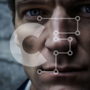 Intra Συλλεκτικό Ξύλινο Παζλ Plywood  4mm - Επαγγελματικό πορτρέτο ενός άνδρα με κοστούμι και γραβάτα με μπλε μάτια Σε Ξύλινο Κουτί - Διαστάσεις Puzzle: 10x10 cm – 25 κομμάτια