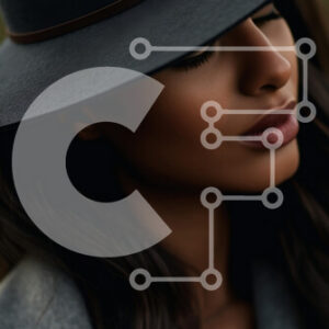 Intra Συλλεκτικό Ξύλινο Παζλ Plywood  4mm - Γυναίκα με μαύρο καπέλο και γκρι μπουφάν Σε Ξύλινο Κουτί - Διαστάσεις Puzzle: 10x10 cm – 25 κομμάτια