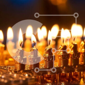 Intra Συλλεκτικό Ξύλινο Παζλ Plywood 4mm - Hanukkah Menorah με περίπλοκα σχέδια και αναμμένα κεριά Σε Ξύλινο Κουτί - Διαστάσεις Puzzle: 10x10 cm – 25 κομμάτια - Image 1