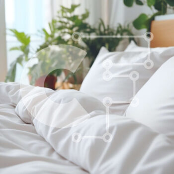 Intra Συλλεκτικό Ξύλινο Παζλ Plywood  4mm - Κρεβάτι με λευκά σεντόνια και μαξιλάρια σε δωμάτιο με φυτά Σε Ξύλινο Κουτί - Διαστάσεις Puzzle: 10x10 cm – 25 κομμάτια - Image 1