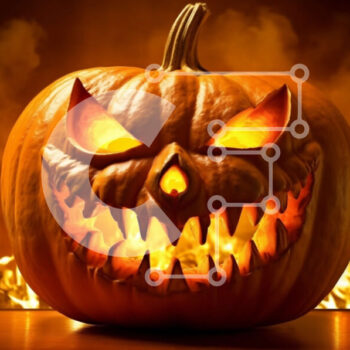 Intra Συλλεκτικό Ξύλινο Παζλ Plywood  4mm - Απόκοσμη σκαλιστή κολοκύθα με τρομακτικό πρόσωπο σε μαύρο φόντο Σε Ξύλινο Κουτί - Διαστάσεις: 10x10 cm – 25 κομμάτια - Image 1