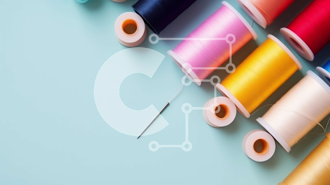 Intra Συλλεκτικό Ξύλινο Παζλ Plywood  4mm - Πολύχρωμα καρούλια κλωστών ή νημάτων σε γαλάζιο φόντο Σε Ξύλινο Κουτί - Διαστάσεις Puzzle: 10x10 cm – 25 κομμάτια