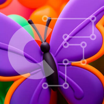 Intra Συλλεκτικό Ξύλινο Παζλ Plywood  4mm - Μωβ ειδώλιο πεταλούδας με πολύχρωμα μπαλόνια Σε Ξύλινο Κουτί - Διαστάσεις Puzzle: 10x10 cm – 25 κομμάτια - Image 1