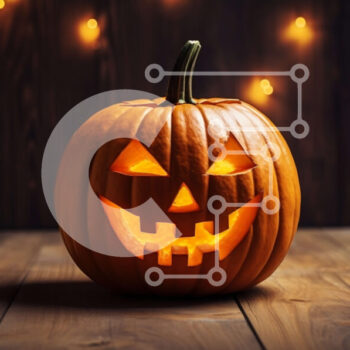 Intra Συλλεκτικό Ξύλινο Παζλ Plywood  4mm - Σκαλισμένη και αναμμένη κολοκύθα σε ξύλινο φόντο Σε Ξύλινο Κουτί - Διαστάσεις Puzzle: 10x10 cm – 25 κομμάτια - Image 1