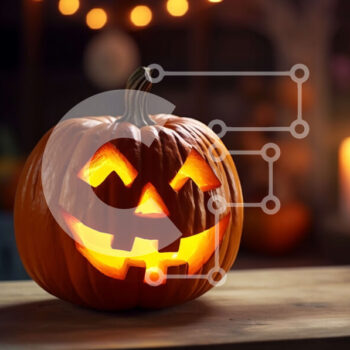 Intra Συλλεκτικό Ξύλινο Παζλ Plywood  4mm - Σκαλιστή κολοκύθα με κεριά σε ξύλινο τραπέζι Σε Ξύλινο Κουτί - Διαστάσεις Puzzle: 10x10 cm – 25 κομμάτια - Image 1