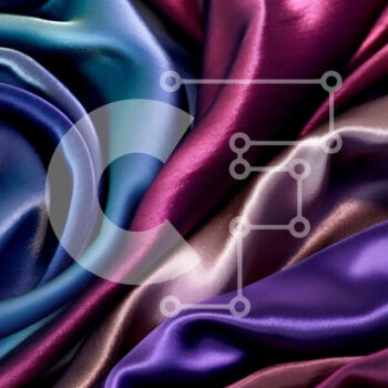 Intra Συλλεκτικό Ξύλινο Παζλ Plywood  4mm - Πολυτελής κινηματογράφηση σε πρώτο πλάνο από πολύχρωμο μεταξωτό κασκόλ σε λευκό φόντο Σε Ξύλινο Κουτί - Διαστάσεις Puzzle: 10x10 cm – 25 κομμάτια - Image 1