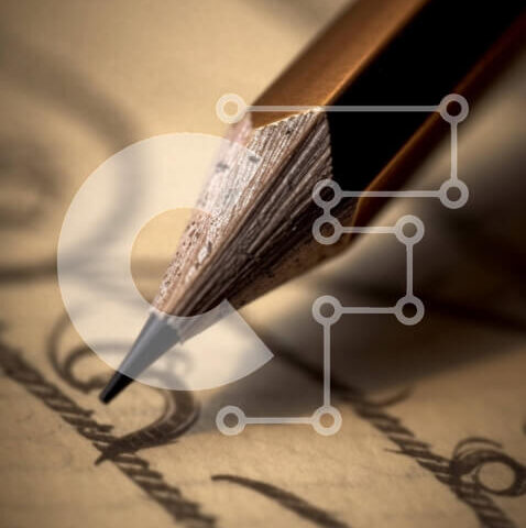 Intra Συλλεκτικό Ξύλινο Παζλ Plywood 4mm - Κοντινό πλάνο μολύβι σε χαρτί γραφή σε ξένη γλώσσα Σε Ξύλινο Κουτί - Διαστάσεις: 10x10 cm – 25 κομμάτια - Image 1