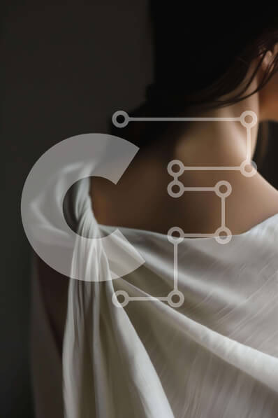 Intra Συλλεκτικό Ξύλινο Παζλ Plywood  4mm - Κομψή γυναίκα με λευκό φόρεμα Σε Ξύλινο Κουτί - Διαστάσεις Puzzle: 10x10 cm – 25 κομμάτια