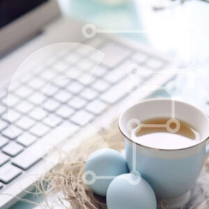 Intra Συλλεκτικό Ξύλινο Παζλ Plywood  4mm - Φλιτζάνι καφέ και μπλε αυγά στο τραπέζι με φορητό υπολογιστή Σε Ξύλινο Κουτί - Διαστάσεις: 10x10 cm – 25 κομμάτια