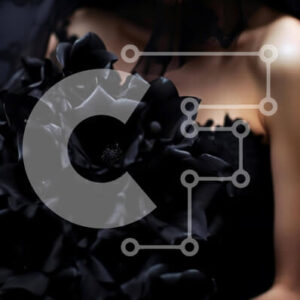 Intra Συλλεκτικό Ξύλινο Παζλ Plywood  4mm - Γυναίκα με μαύρο μπουκέτο λουλουδιών Σε Ξύλινο Κουτί - Διαστάσεις Puzzle: 10x10 cm – 25 κομμάτια