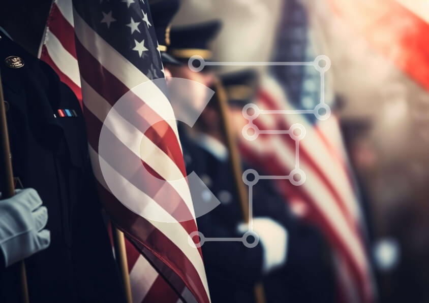 Intra Συλλεκτικό Ξύλινο Παζλ Plywood  4mm - Πατριωτικό στρατιωτικό προσωπικό που κρατά αμερικανικές σημαίες Σε Ξύλινο Κουτί - Διαστάσεις Puzzle: 10x10 cm – 25 κομμάτια