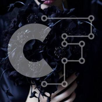 Intra Συλλεκτικό Ξύλινο Παζλ Plywood  4mm - Γοτθική γυναίκα με μαύρα λουλούδια Σε Ξύλινο Κουτί - Διαστάσεις Puzzle: 10x10 cm – 25 κομμάτια - Image 1