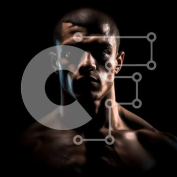 Intra Συλλεκτικό Ξύλινο Παζλ Plywood  4mm - Όμορφος άνδρας που επιδεικνύει το μυώδες στήθος του στο σκοτάδι Σε Ξύλινο Κουτί - Διαστάσεις Puzzle: 10x10 cm – 25 κομμάτια - Image 1