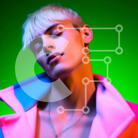 Intra Συλλεκτικό Ξύλινο Παζλ Plywood  4mm - Κομψός νεαρός άνδρας με ροζ σακάκι Σε Ξύλινο Κουτί - Διαστάσεις Puzzle: 10x10 cm – 25 κομμάτια - Image 1