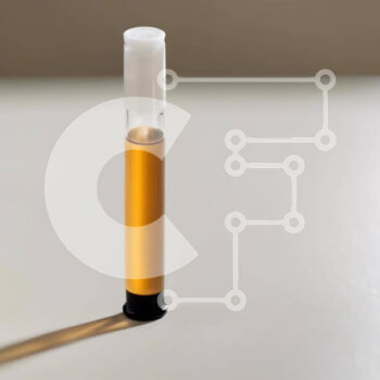 Intra Συλλεκτικό Ξύλινο Παζλ Plywood  4mm - Άδειος γυάλινος σωλήνας σε λευκό τραπέζι Σε Ξύλινο Κουτί - Διαστάσεις: 10x10 cm – 25 κομμάτια - Image 1