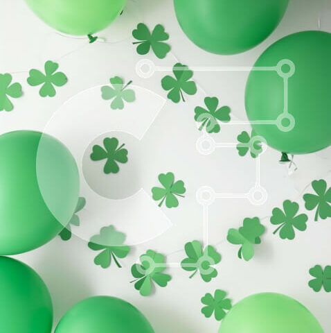 Intra Συλλεκτικό Ξύλινο Παζλ Plywood 4mm - Πράσινα μπαλόνια με φύλλα τριφυλλιού για την ημέρα του Αγίου Πατρικίου Σε Ξύλινο Κουτί - Διαστάσεις: 10x10 cm – 25 κομμάτια - Image 1