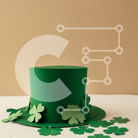 Intra Συλλεκτικό Ξύλινο Παζλ Plywood 4mm - Πράσινο καπέλο της ημέρας του Αγίου Πατρικίου με φύλλα τριφυλλιού Σε Ξύλινο Κουτί - Διαστάσεις: 10x10 cm – 25 κομμάτια - Image 1